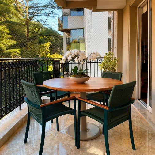 Conjunto de Jantar Turin com Cadeiras Inglaterra