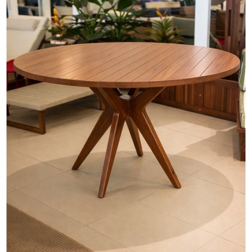 Mesa Redonda Em Madeira Cumarú Nascente